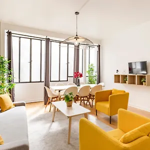 Cosy 2 Bedrooms - Louvre Museum Paris